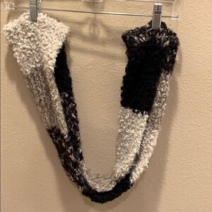 Soft eternity scarf